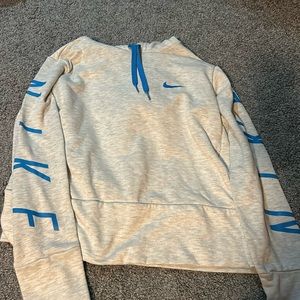 Women’s Nike sweatshirt